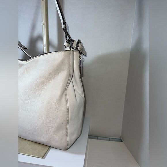 Micheal Kors Large Hobo - Picture 5 of 9
